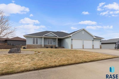 /international/us/2013-ridgeway-pl-pierre-sd-110106699556/