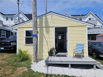 /international/us/854-matunuck-beach-road-south-kingstown-ri-110101546983/
