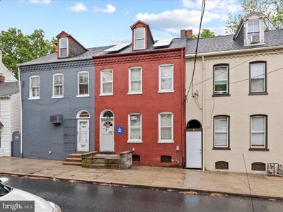 /international/us/133-chester-street-lancaster-pa-110099329236/