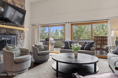 /international/us/3720-w-michael-drive-teton-village-wy-110104164558/