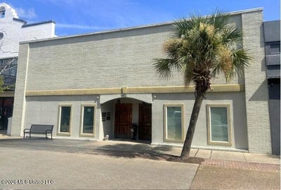 /international/us/633-delmas-avenue-pascagoula-ms-110110235888/
