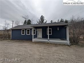 /international/us/109-southside-drive-sparta-nc-110103357339/