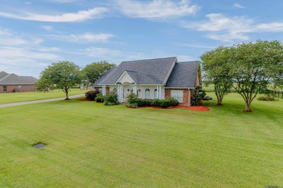 /international/us/212-chateau-dr-lockport-la-110108388023/