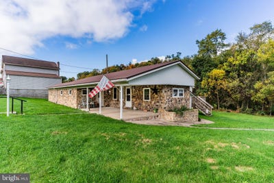 /international/us/435-1st-avenue-burnham-pa-110120613204/