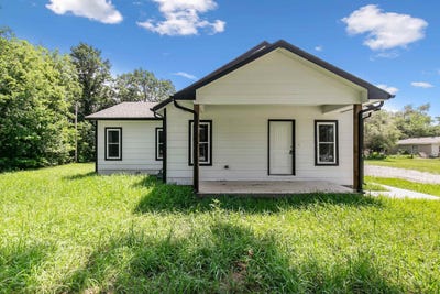 /international/us/139-sw-100th-augusta-ks-110100924457/