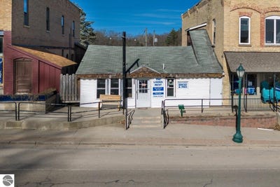 /international/us/115-e-state-street-fife-lake-mi-110107881328/