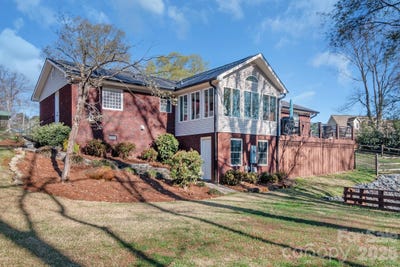 /international/us/572-acorn-acres-road-norwood-nc-110106550161/