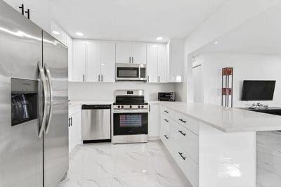 /international/us/688-sw-lake-court-boynton-beach-fl-110106454631/