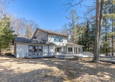 /international/us/8425-brunswick-rd-minocqua-wi-110107504438/