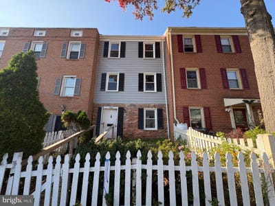 /international/us/9804-town-lane-manassas-va-110120896427/