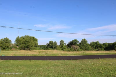 /international/us/400-memphis-street-hernando-ms-110108639623/