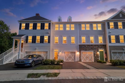 /international/us/117-beacon-lane-eatontown-nj-110108705828/