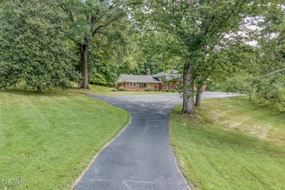 /international/us/601-orchard-road-extension-elizabethton-tn-110110245374/