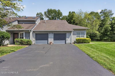 /international/us/468-bayberry-court-englishtown-nj-110119610563/