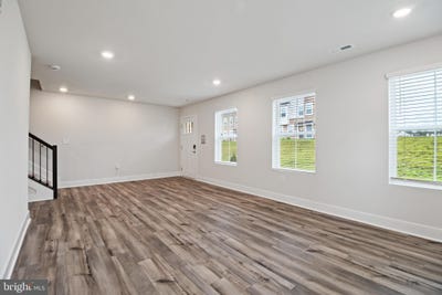 /international/us/4146-skipton-place-white-plains-md-110100051783/