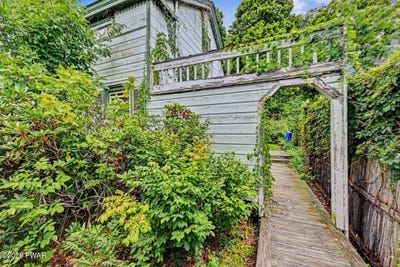 /international/us/219-willow-avenue-honesdale-pa-110119721431/