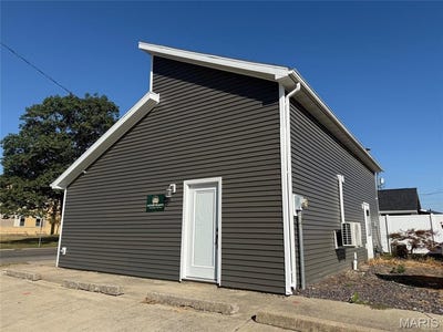 /international/us/1210-n-8th-street-vandalia-il-110108364258/