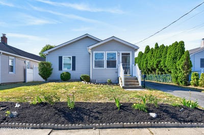 /international/us/718-18th-avenue-lake-como-nj-110108878194/