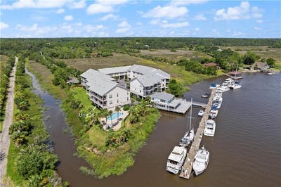 /international/us/26-hidden-harbor-road-brunswick-ga-110105732620/