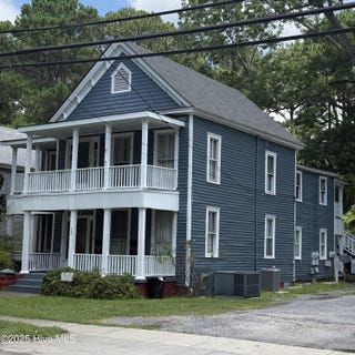/international/us/207-e-church-street-edenton-nc-110101094108/