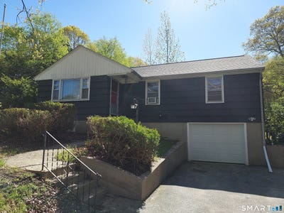 /international/us/16-carol-drive-montville-ct-110108439552/