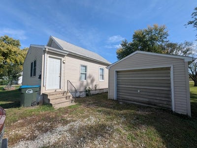 /international/us/1317-s-28th-street-fort-dodge-ia-110120486763/