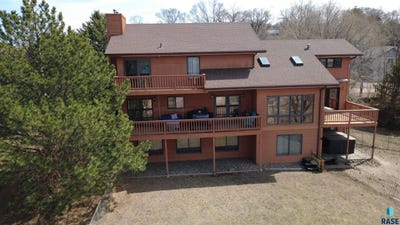 /international/us/417-n-sanborn-st-chamberlain-sd-110106550395/