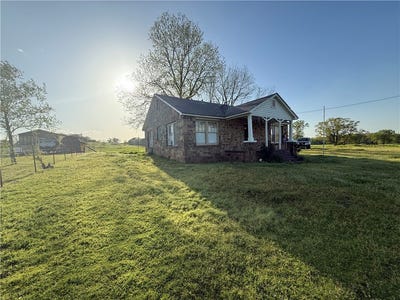 /international/us/11249-spring-creek-road-belleville-ar-110099456282/