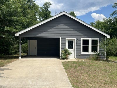 /international/us/1204-craddock-street-commerce-tx-110108658356/