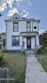 /international/us/222-s-webb-street-webb-city-mo-110110296119/
