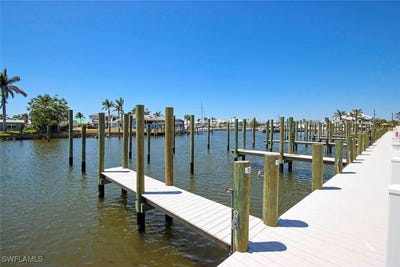 /international/us/18008-san-carlos-boulevard-unit-25-fort-myers-beach-fl-110098647760/