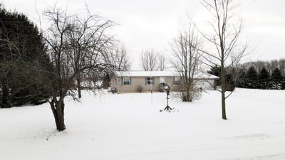 /international/us/2598-wildcat-road-st-johns-mi-110105280936/