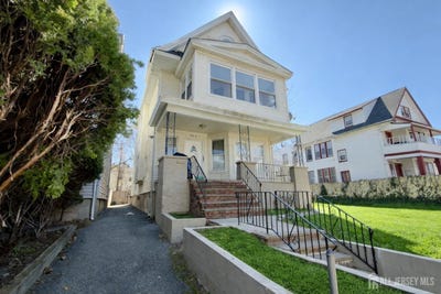 /international/us/126-n-14th-street-east-orange-nj-110107227212/
