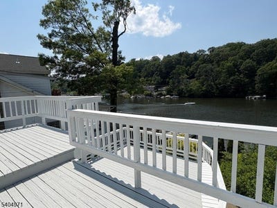 /international/us/38-w-river-styx-rd-hopatcong-boro-nj-110119545019/