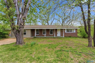 /international/us/69-e-lakeside-drive-florence-al-110106982331/