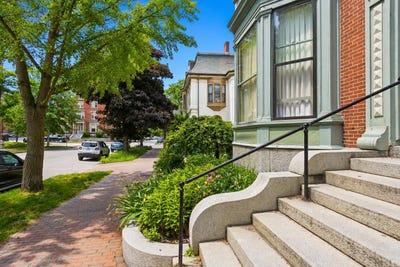 /international/us/29-deering-street-portland-me-110109088073/