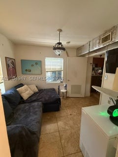 /international/us/2305-ne-135th-ter-north-miami-beach-fl-110120515889/