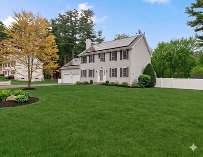 /international/us/85-pine-st-franklin-ma-110108580559/