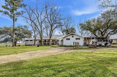 /international/us/9523-west-farm-to-market-1644-calvert-tx-110104874296/