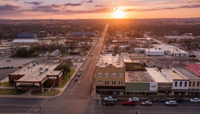 /international/us/107-s-austin-street-comanche-tx-110105085413/