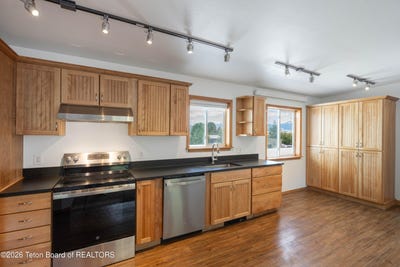 /international/us/535-w-deer-drive-jackson-wy-110108535466/