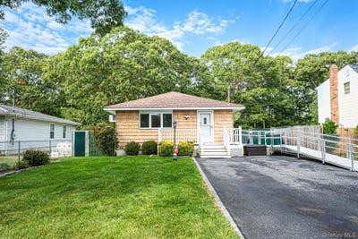 /international/us/87-somerset-avenue-mastic-ny-110120551349/