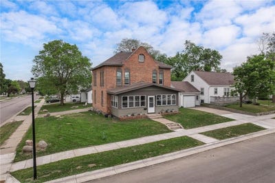/international/us/403-pine-street-s-sauk-centre-mn-110108452277/