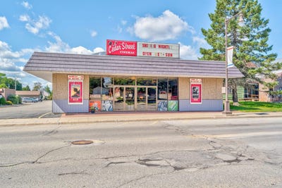 /international/us/114-s-cedar-street-manistique-mi-110119964528/