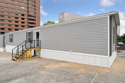/international/us/4809-w-windsor-rd-champaign-il-110101261633/