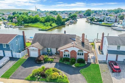 /international/us/3452-ocean-avenue-oceanside-ny-110099104721/?lang=en