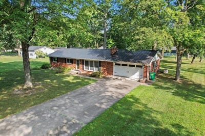 /international/us/340-w-railroad-street-centreville-mi-110119682300/