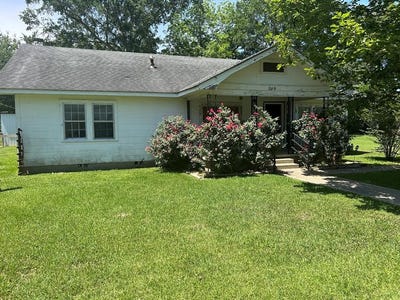 /international/us/209-maple-st-sandersville-ms-110099794316/