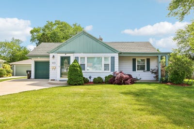 /international/us/825-illinois-st-racine-wi-110108346720/