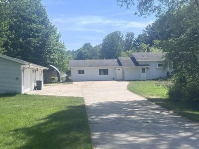 /international/us/8671-13-mile-road-bear-lake-mi-110108588854/